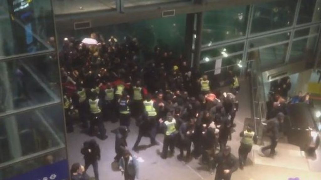 VIDEO: Protestors and police clash at station