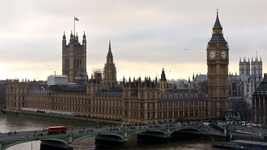 Peers make new bid for votes at 16