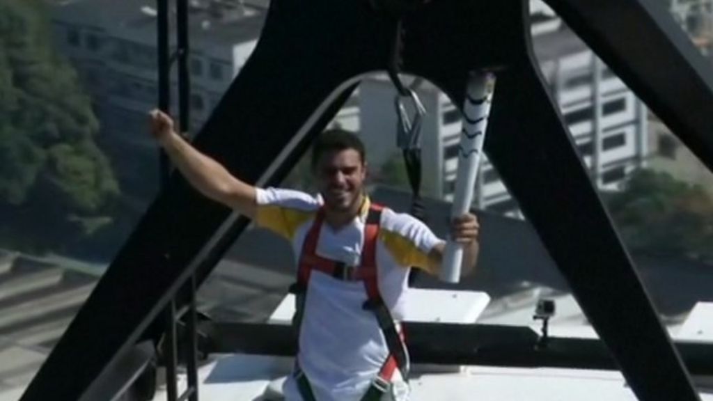 Rio 2016: Olympic torch arrives at Sugarloaf Mountain