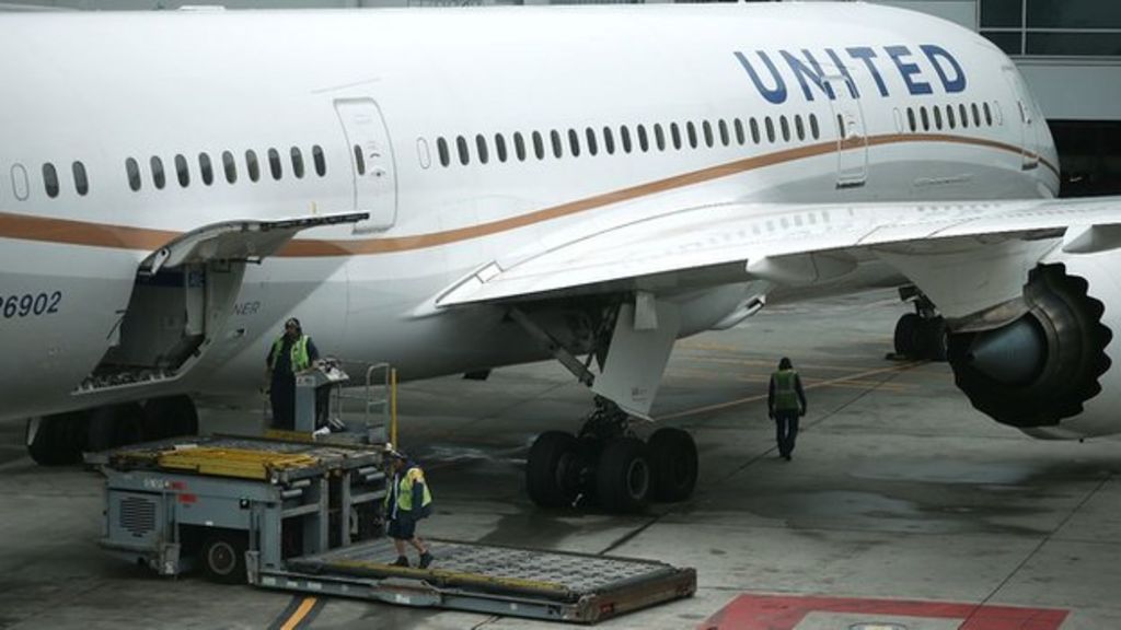 Computer glitch grounds aeroplanes