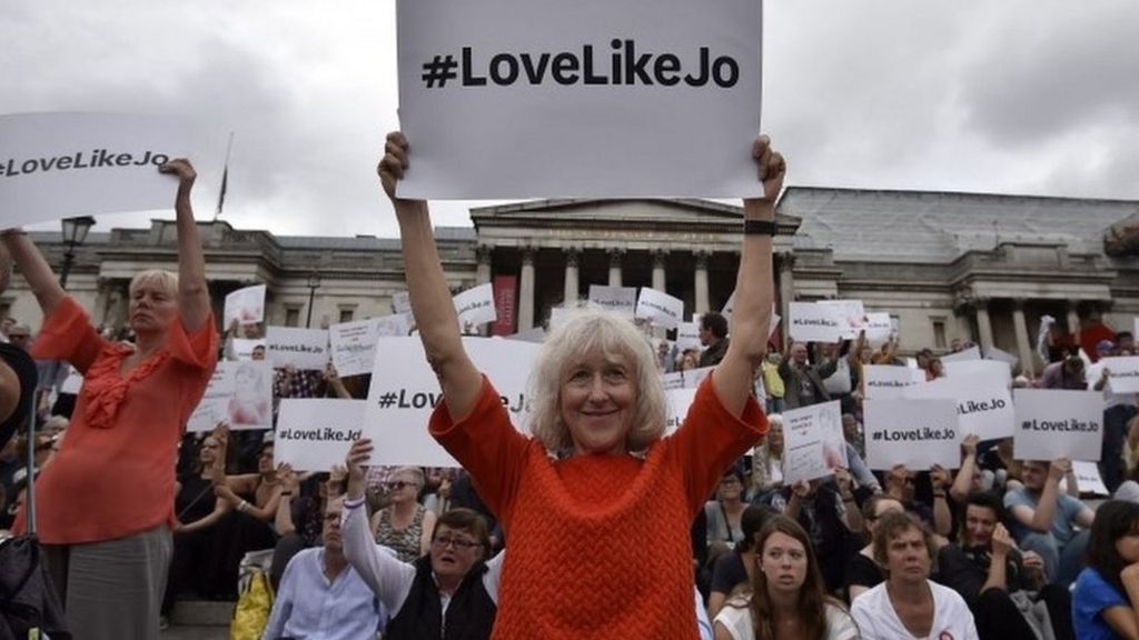 Crowds remember Jo Cox on her birthday
