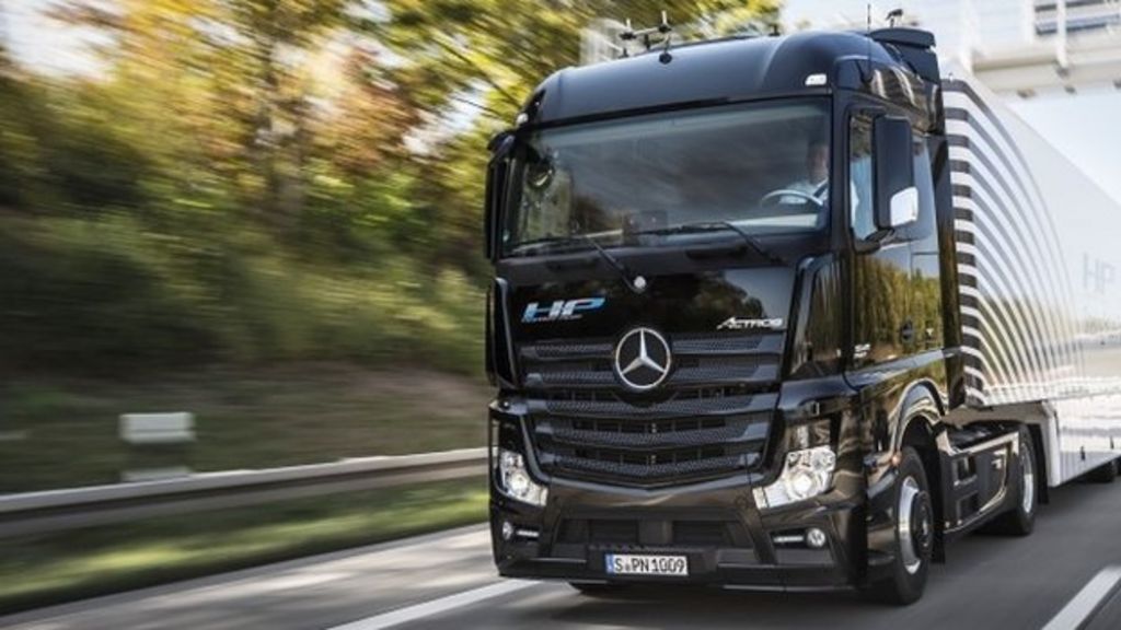 VIDEO: Lorry drives itself on German motorway