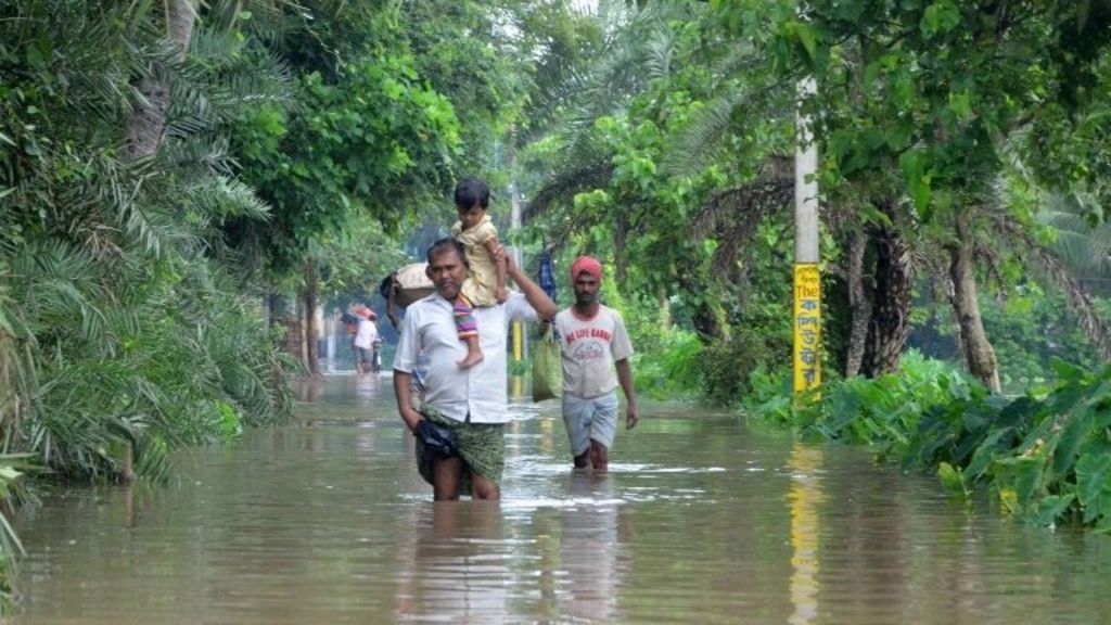 India Floods Kill More Than 100 - BBC News