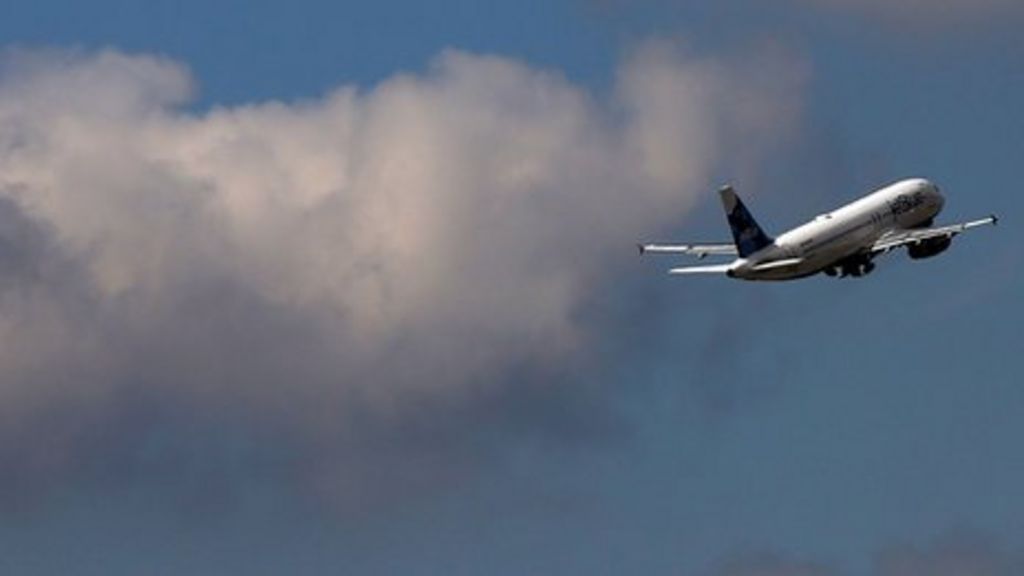 Climate change 'to make flights longer'