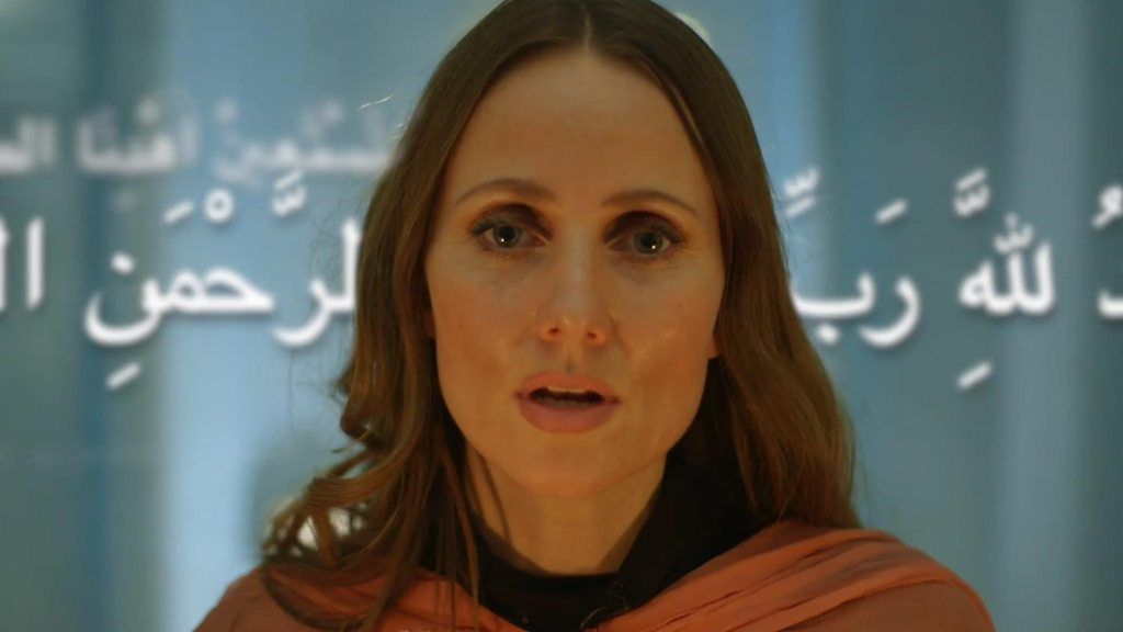 The female imam fighting extremism and Islamophobia BBC News