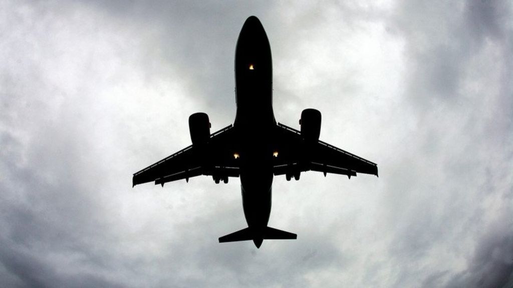 'Frequent flyer points put at risk by website flaws'