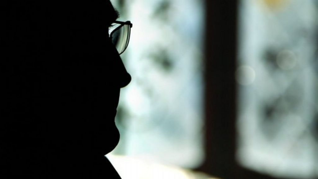 MI5 'abandoned' agent after breakdown