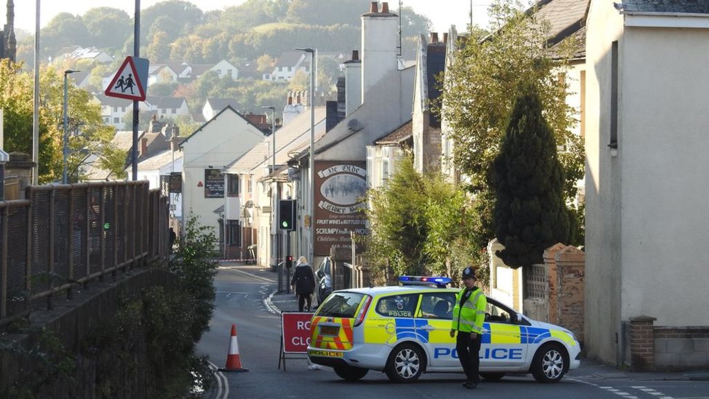 Tube device arrest: Police link suspicious device find in Devon