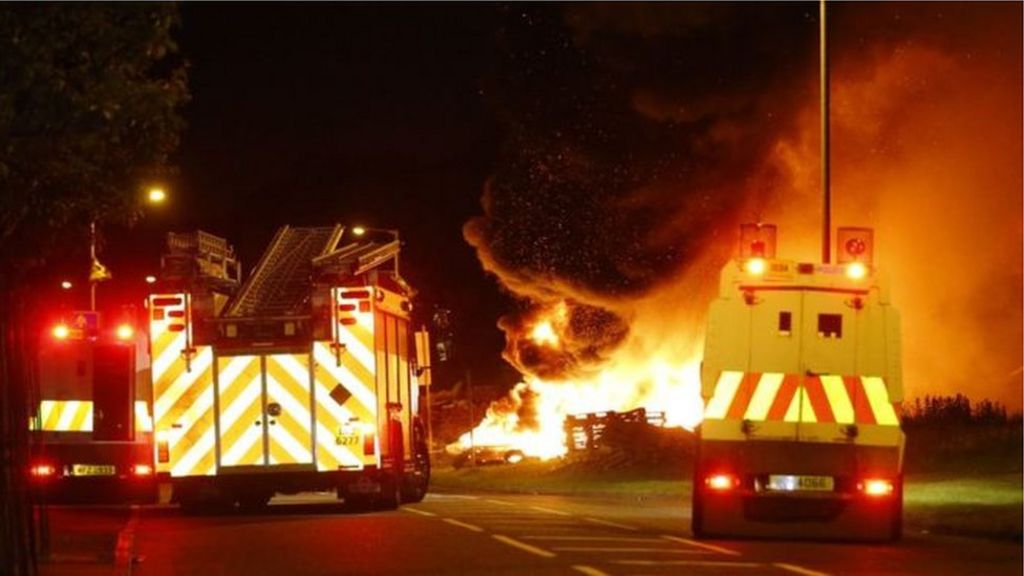 Carrickfergus: Sammy Wilson says 'law not mediation' needed over loyalist tensions