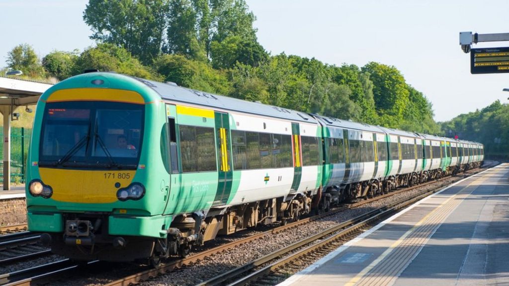 Five-day Southern rail strike to go ahead after talks break down