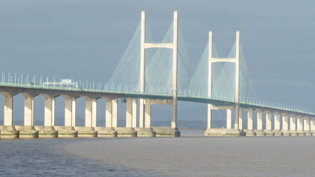 'Hold-up' over Severn bridges handover