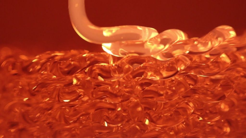 'Sewing' with molten glass and maths BBC News