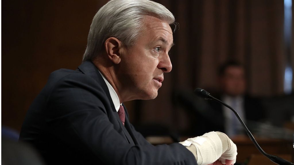 Wells Fargo boss urged to resign over accounts scandal