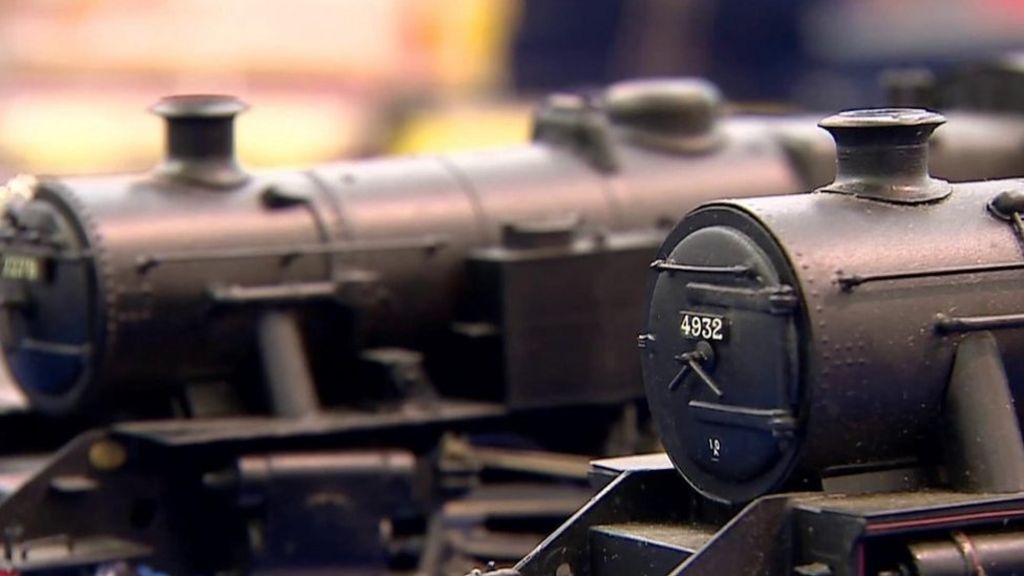 Oldham model train collection fetches £231k at auction