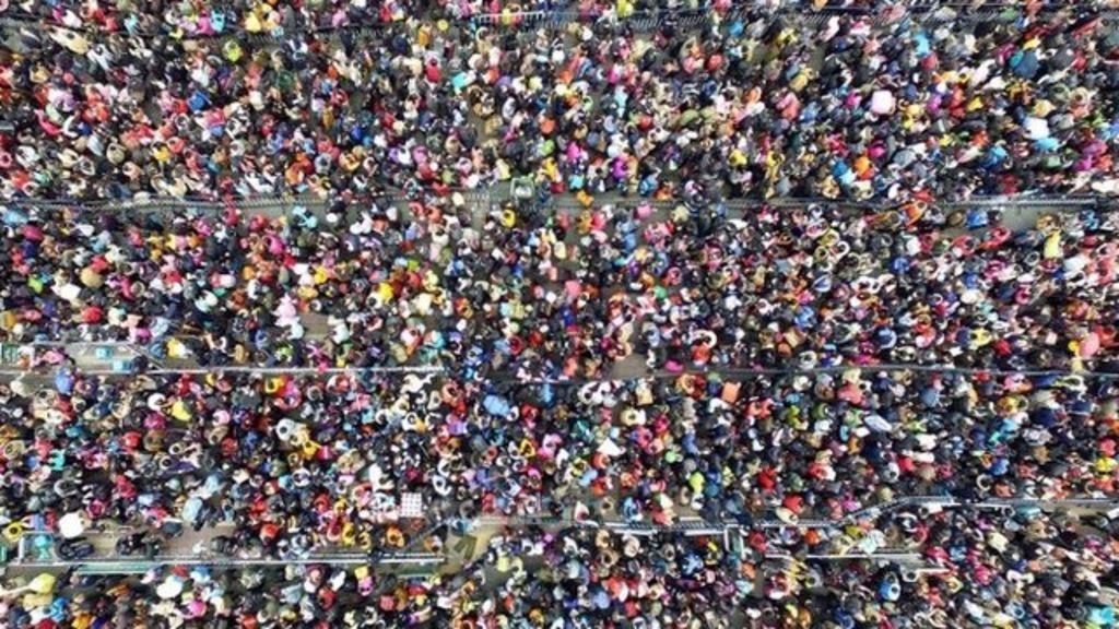 China's Guangzhou station: Aerial images capture huge crowds
