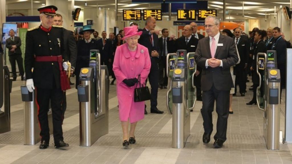 Queen officially reopens New Street station on Birmingham tour BBC News