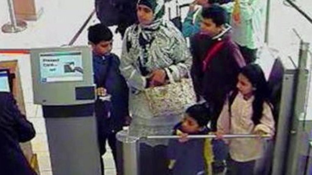 VIDEO: Young family 'may be Syria-bound'