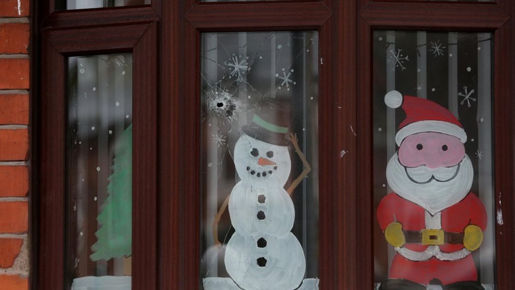 Shot fired at house in West Belfast - BBC News