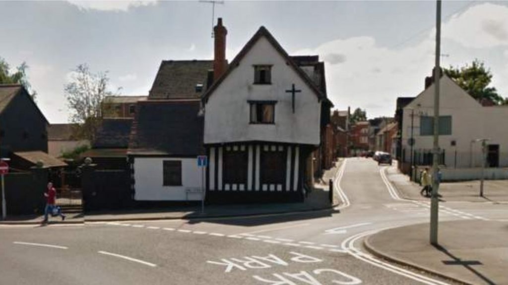 Police officer injured in hit-and-run in Evesham