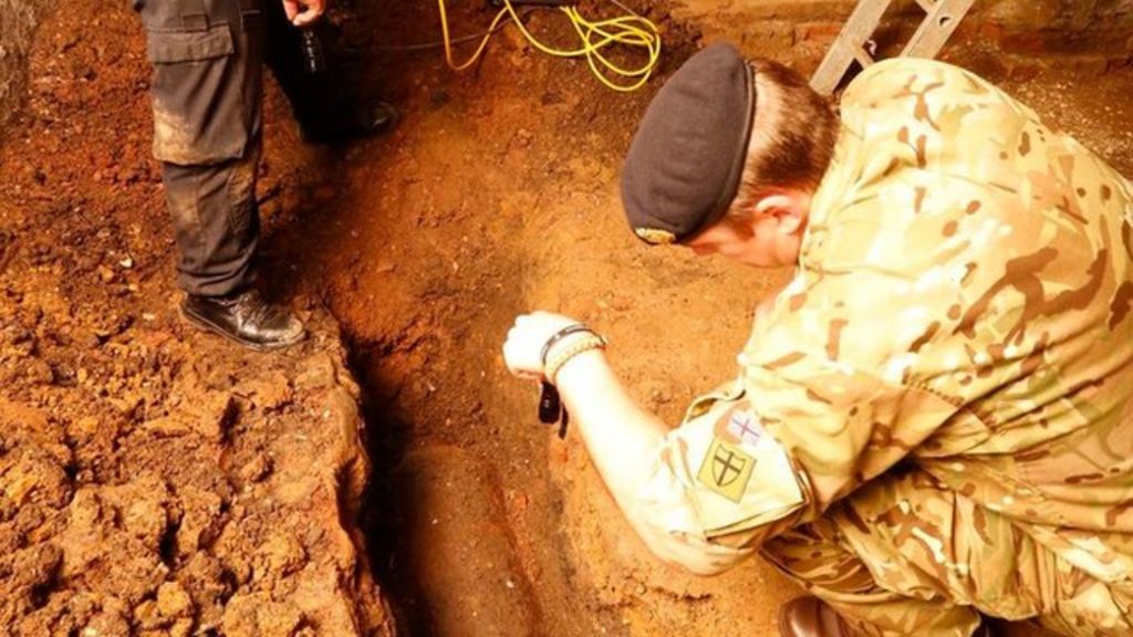 WW2 bomb discovery prompts evacuation