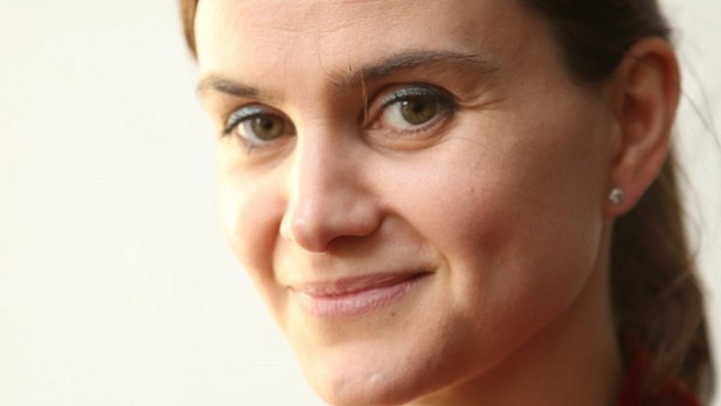 Jo Cox tried to shield face during shooting, jury hears