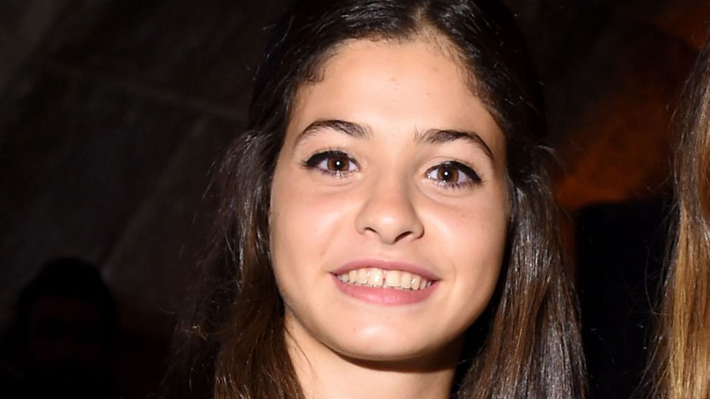 Teenage girl refugee who swam at Olympics inspires film - BBC News