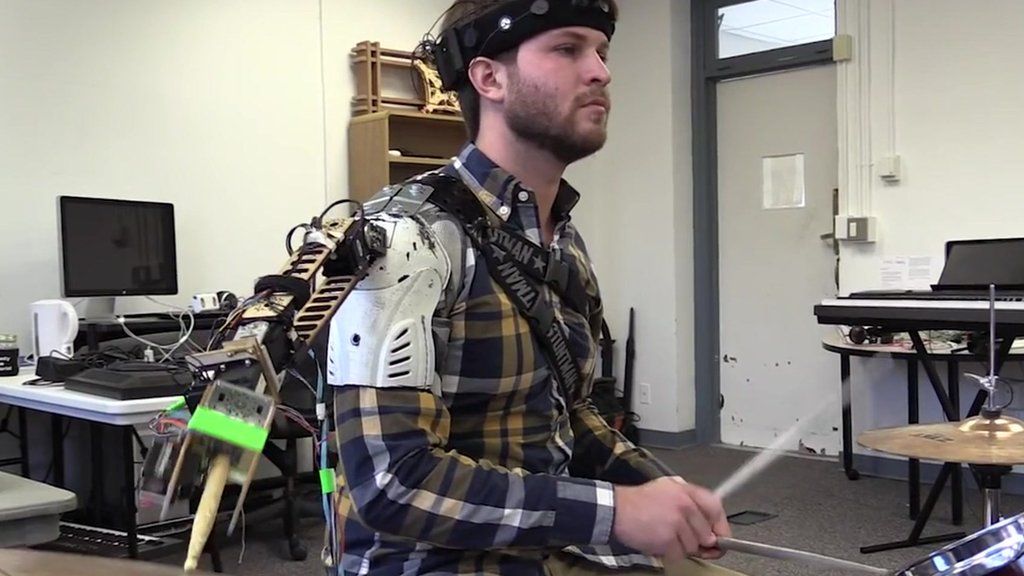 VIDEO: The 'smart' arm that plays the drums