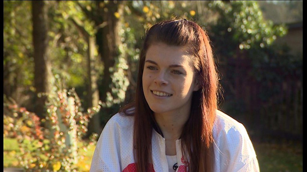 Paralympian Lauren Steadman returns to Huntingdon school. - BBC News