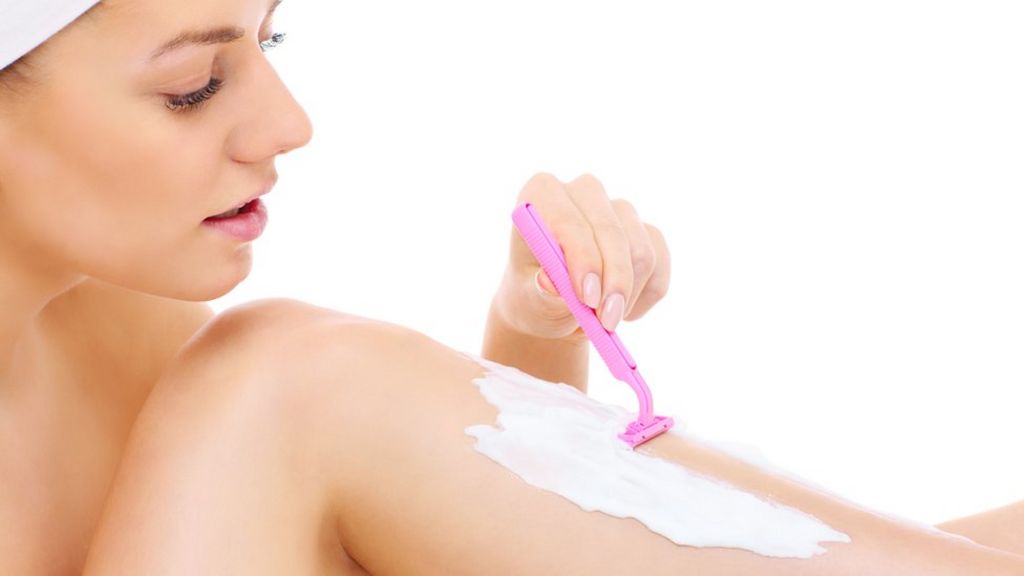 Company Cuts Women's Razor Prices to End "Sexist Pricing"