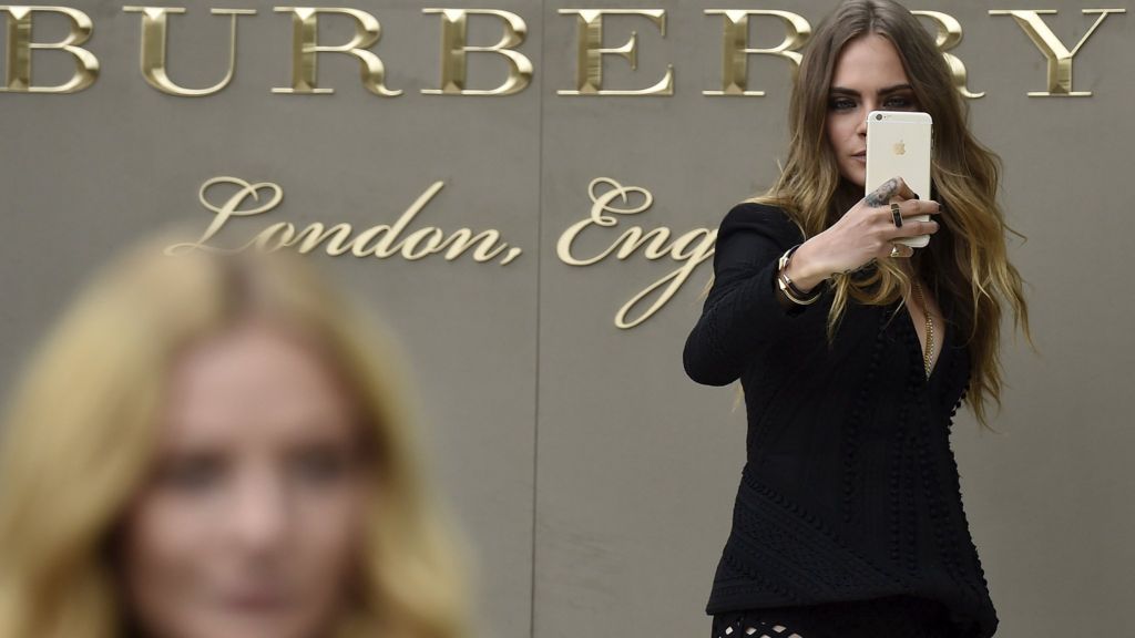 Burberry: Celine boss to replace Christopher Bailey as chief