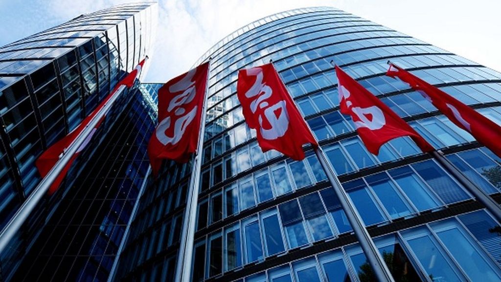 E.On clears up the past with €16bn full-year loss