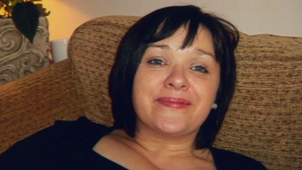 Family not told of cancer op error at Coventry hospital - BBC News - BBC News