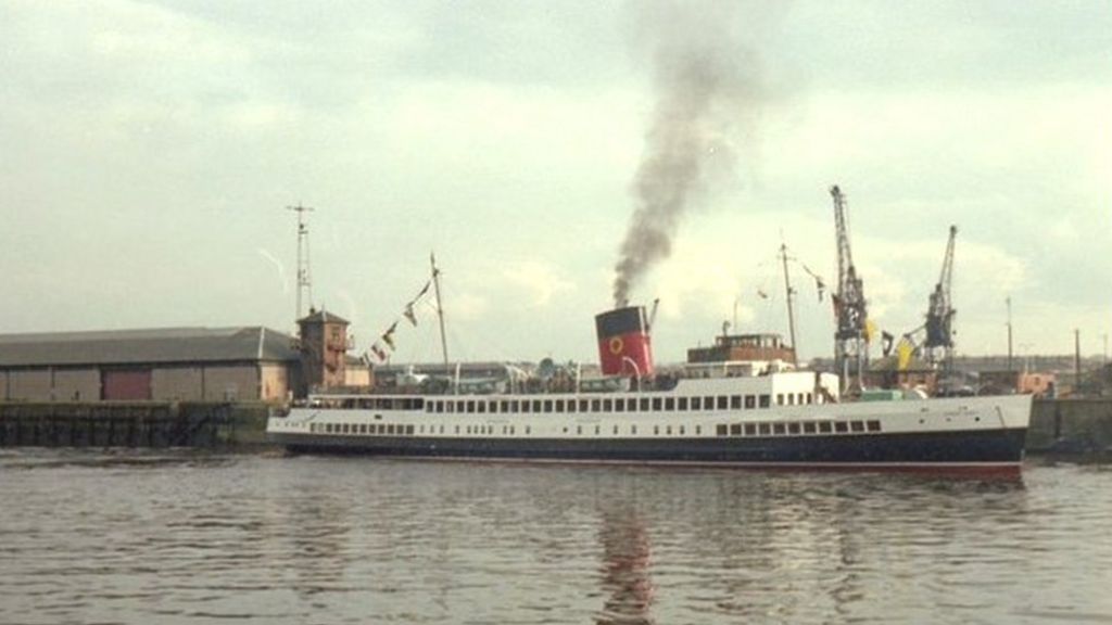 Steamer TS Queen Mary returns to Clyde