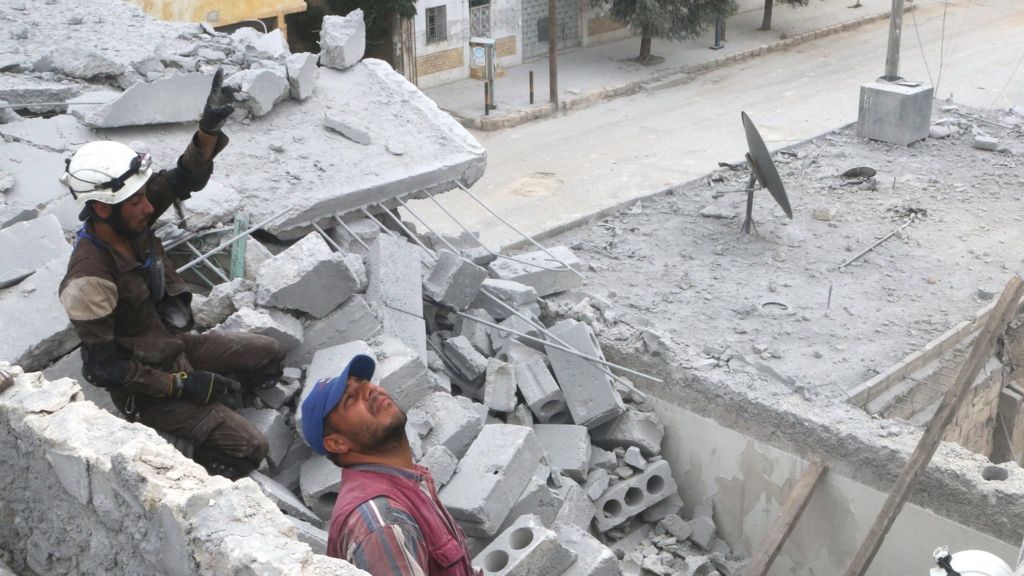 Uneasy calm as Aleppo truce takes hold