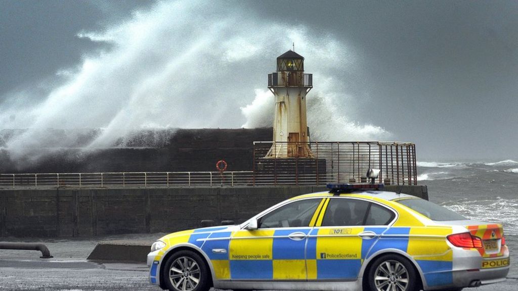 Restrictions put on Scotland's bridges due to high winds