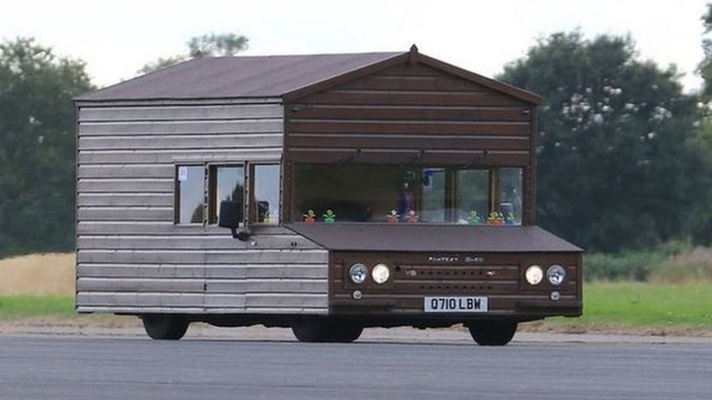 'World's fastest shed' attempts airfield record
