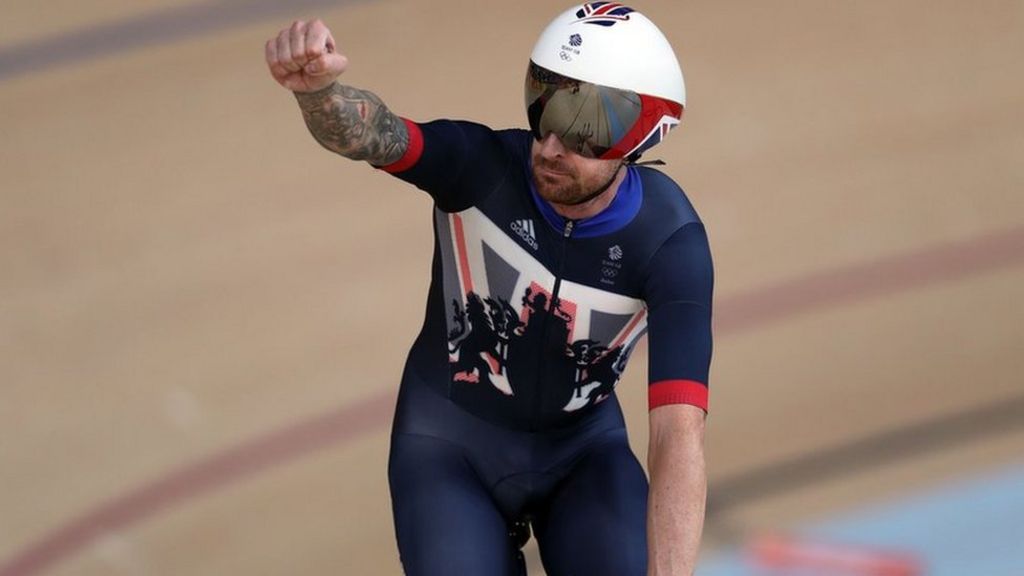 Wiggins and Froome medical records released by 'Russian hackers'