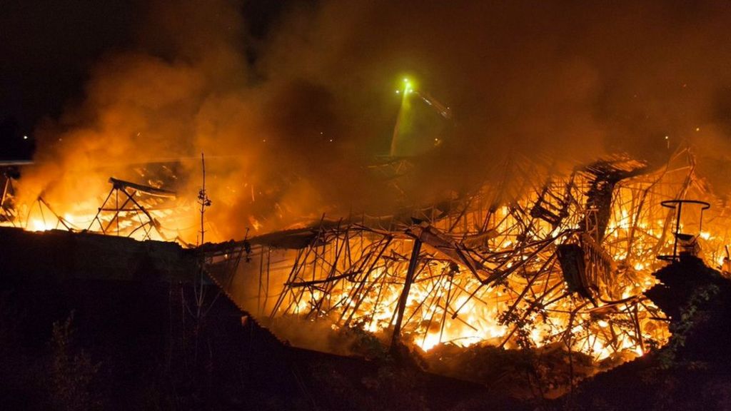 Wolverhampton grotto firm blaze: Arson suspected - BBC News - BBC News