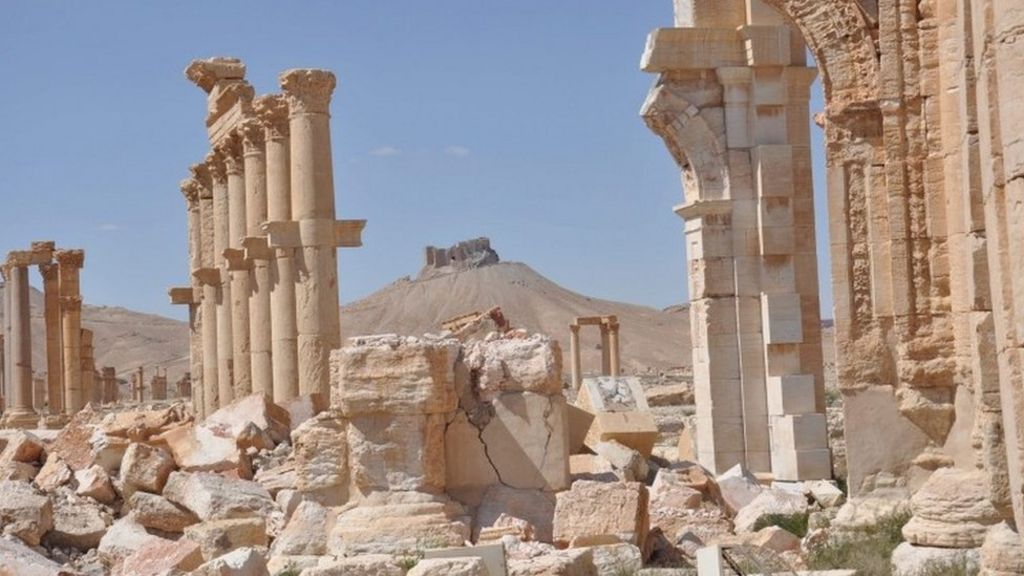 'Mass grave' in recaptured Syrian city