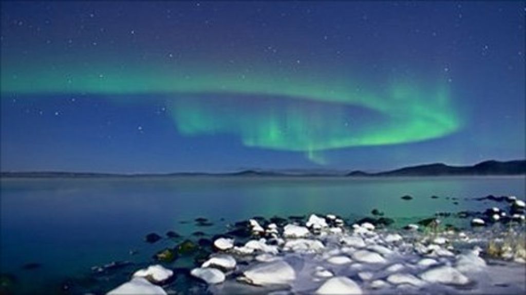 Northern Lights: Chasing the aurora borealis - BBC News