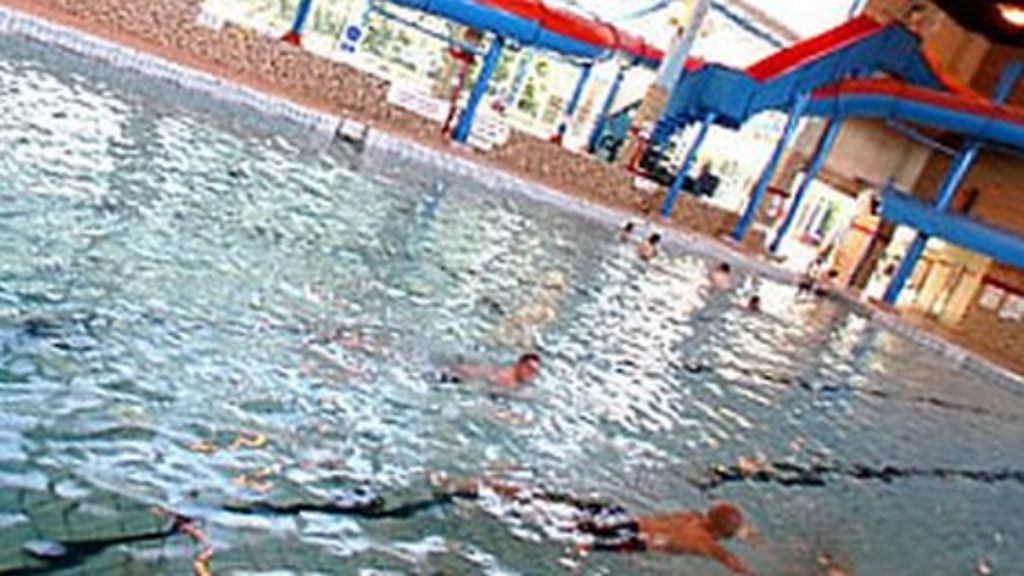 queens park swimming pool