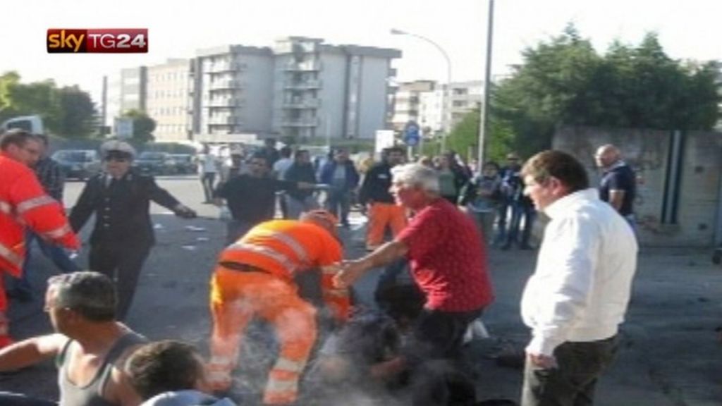 Bomb Kills Girl Outside School In Brindisi, Italy - BBC News