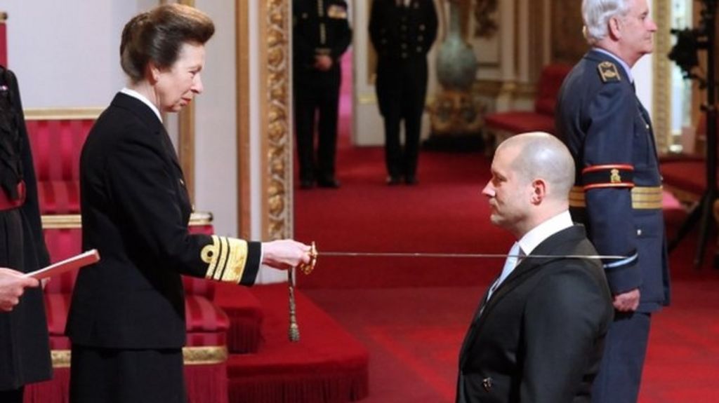 Apple designer Sir Jonathan Ive knighted at palace BBC News