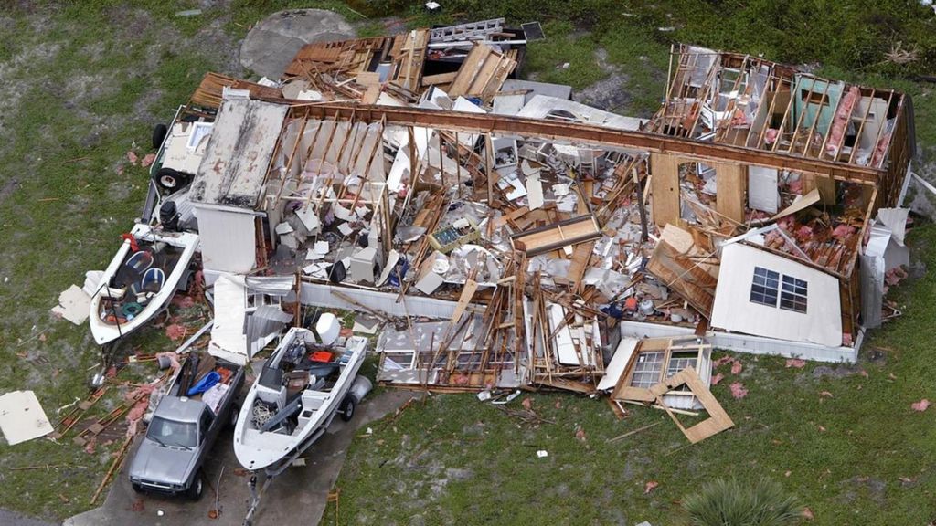 Hurricane Andrew: Florida residents remember the storm - BBC News