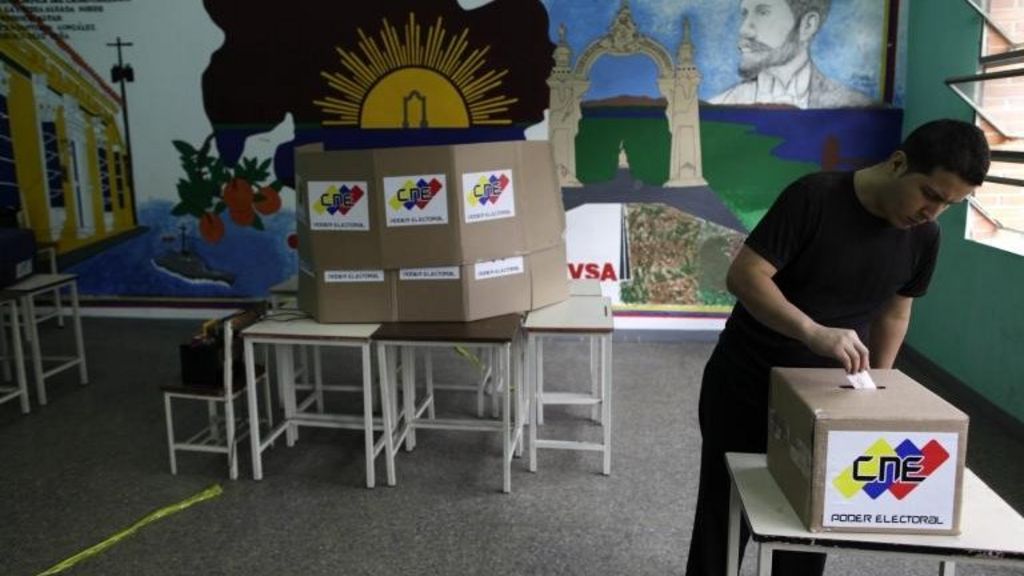 Venezuela election Chavez and Capriles contest poll BBC News