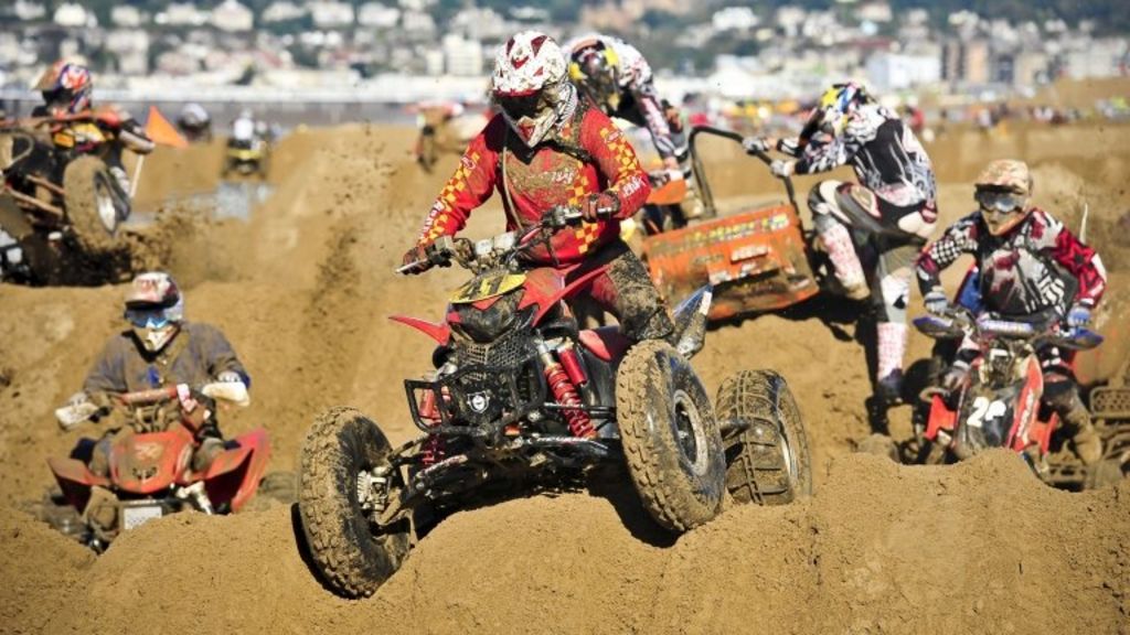 RHL Beach race in WestonsuperMare celebrates 30 years BBC News RHL Beach race in WestonsuperMare celebrates 30 years BBC News