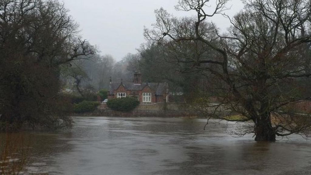 Christmas flood risk remains with rain set for days BBC News