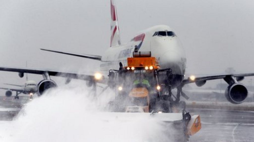 Heathrow Airport Snow stops one in 10 flights BBC News