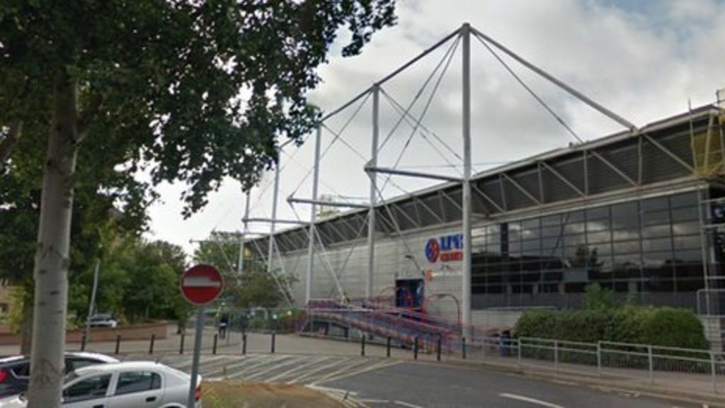 Swindon ice rink to shut for 11week refurbishment BBC News