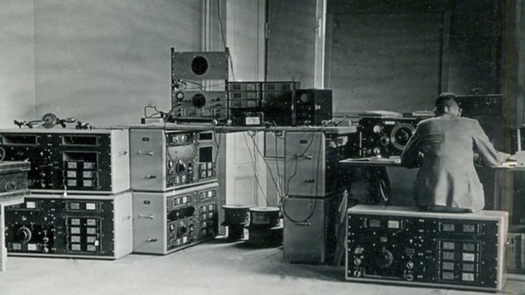 the-teenage-radio-enthusiasts-who-helped-win-world-war-ii-bbc-news